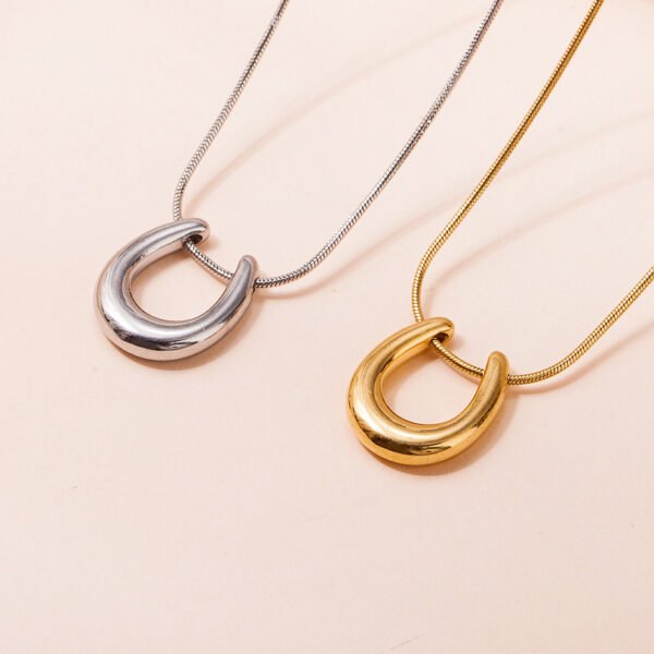 Simple fashion 18K gold plated stainless steel U-shaped necklace women's all-match high-grade irregular titanium steel clavicle chain