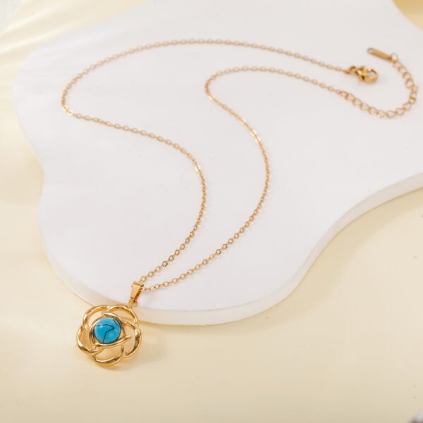 Simple light luxury stainless steel high sense inlaid beaded necklace 18K gold electroplated non-fading niche locket clavicle chain - Image 6