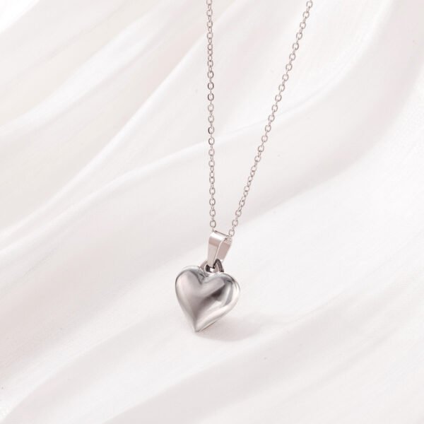 Foreign trade hot 18K gold plated love pendant clavicle chain fashion heart heart necklace heart-shaped titanium steel - Image 5