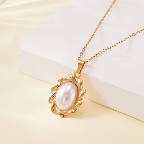 High-grade stainless steel oval beaded necklace cross-border new fashion gold plated locket collarbone chain - Image 2