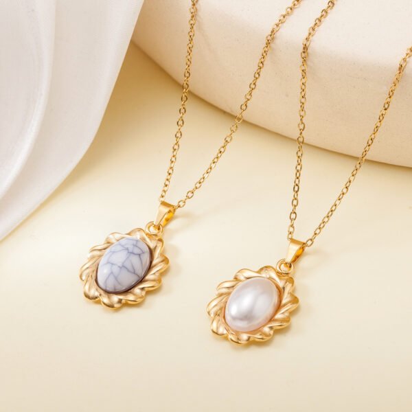 High-grade stainless steel oval beaded necklace cross-border new fashion gold plated locket collarbone chain