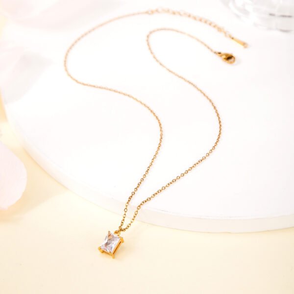 Simple block titanium steel 18K gold plated necklace women's ins cold wind color diamond collar bone chain necklace pendant jewelry - Image 5