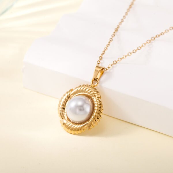 Fashion temperament senior sense not fade color necklace cross-border new stainless steel die-cast inlaid shell bead pendant collarbone chain female - Image 4