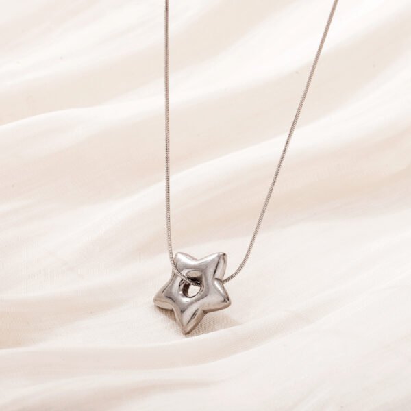 18K gold plated stainless steel Star pendant simple fashion necklace Hollow titanium steel star collarbone chain sweater chain - Image 4