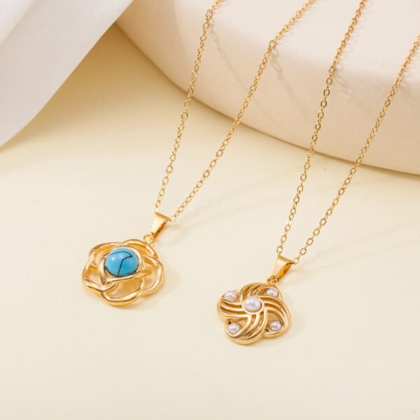 Simple light luxury stainless steel high sense inlaid beaded necklace 18K gold electroplated non-fading niche locket clavicle chain