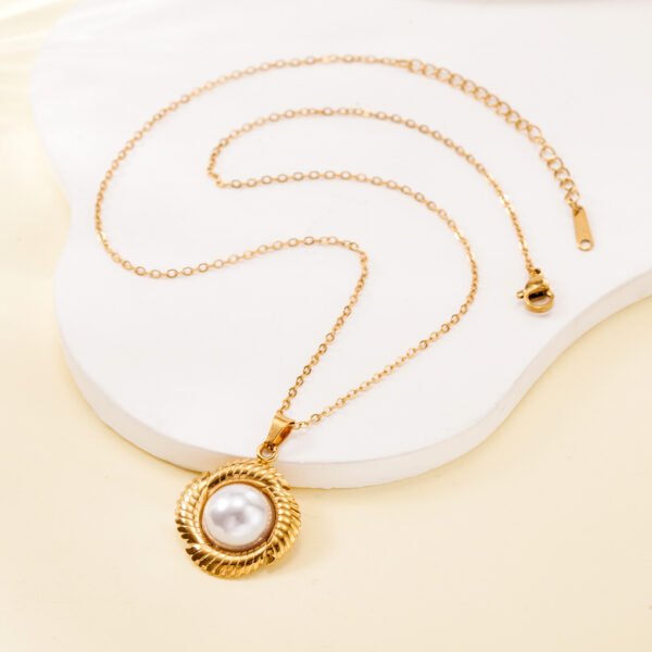 Fashion temperament senior sense not fade color necklace cross-border new stainless steel die-cast inlaid shell bead pendant collarbone chain female - Image 7
