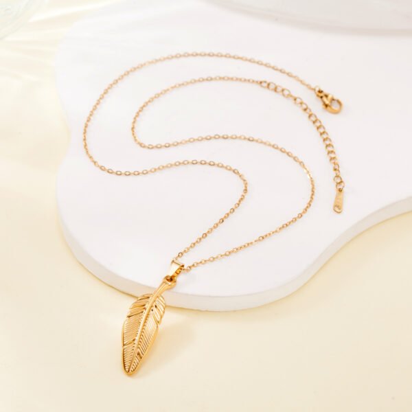 Cross-border new stainless steel feather fringe necklace Women's Bohemian style retro oil pressed titanium steel jewelry clavicle chain - Image 4
