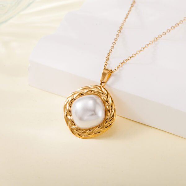 Fashion temperament senior sense not fade color necklace cross-border new stainless steel die-cast inlaid shell bead pendant collarbone chain female - Image 5
