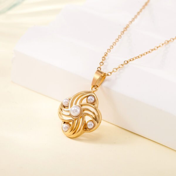 Simple light luxury stainless steel high sense inlaid beaded necklace 18K gold electroplated non-fading niche locket clavicle chain - Image 5